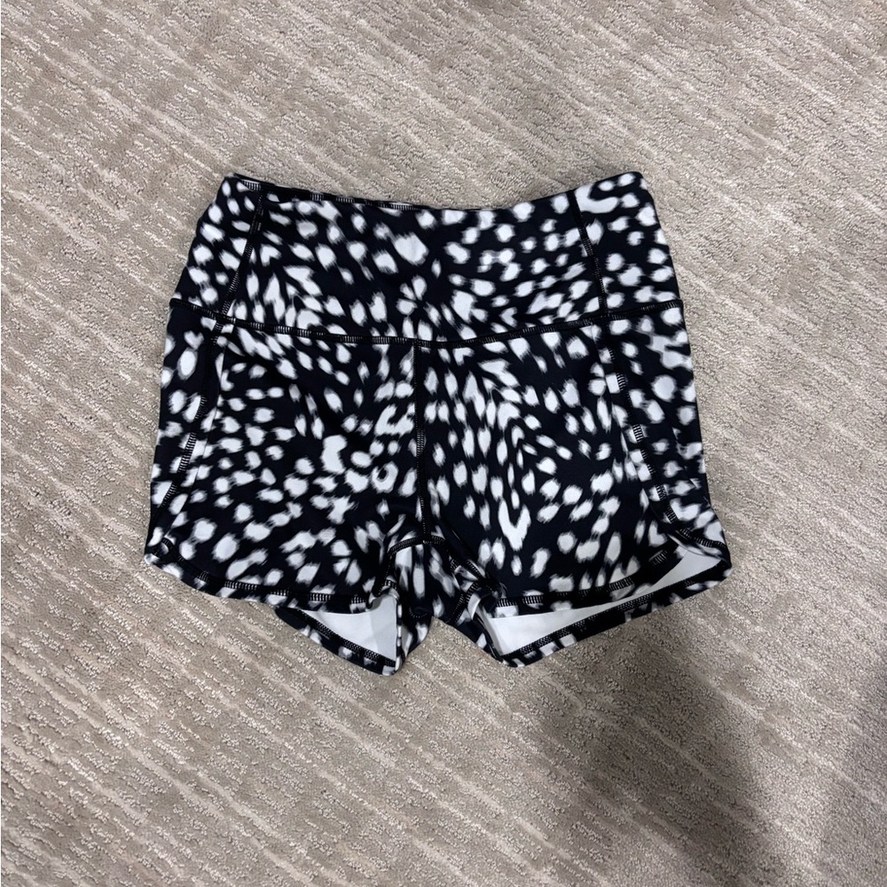Zella Black and White Patterned biker shorts